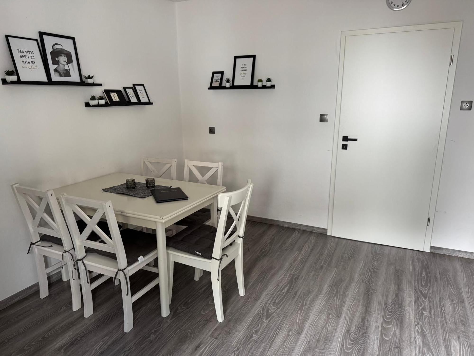Ferienwohnung Am See Dillich - Ruhige Lage - Eigener Garten - Direkt Neben Einem Natursee Borken  Exterior foto